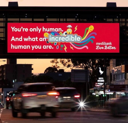 Overhead Bridge DOOH screen format